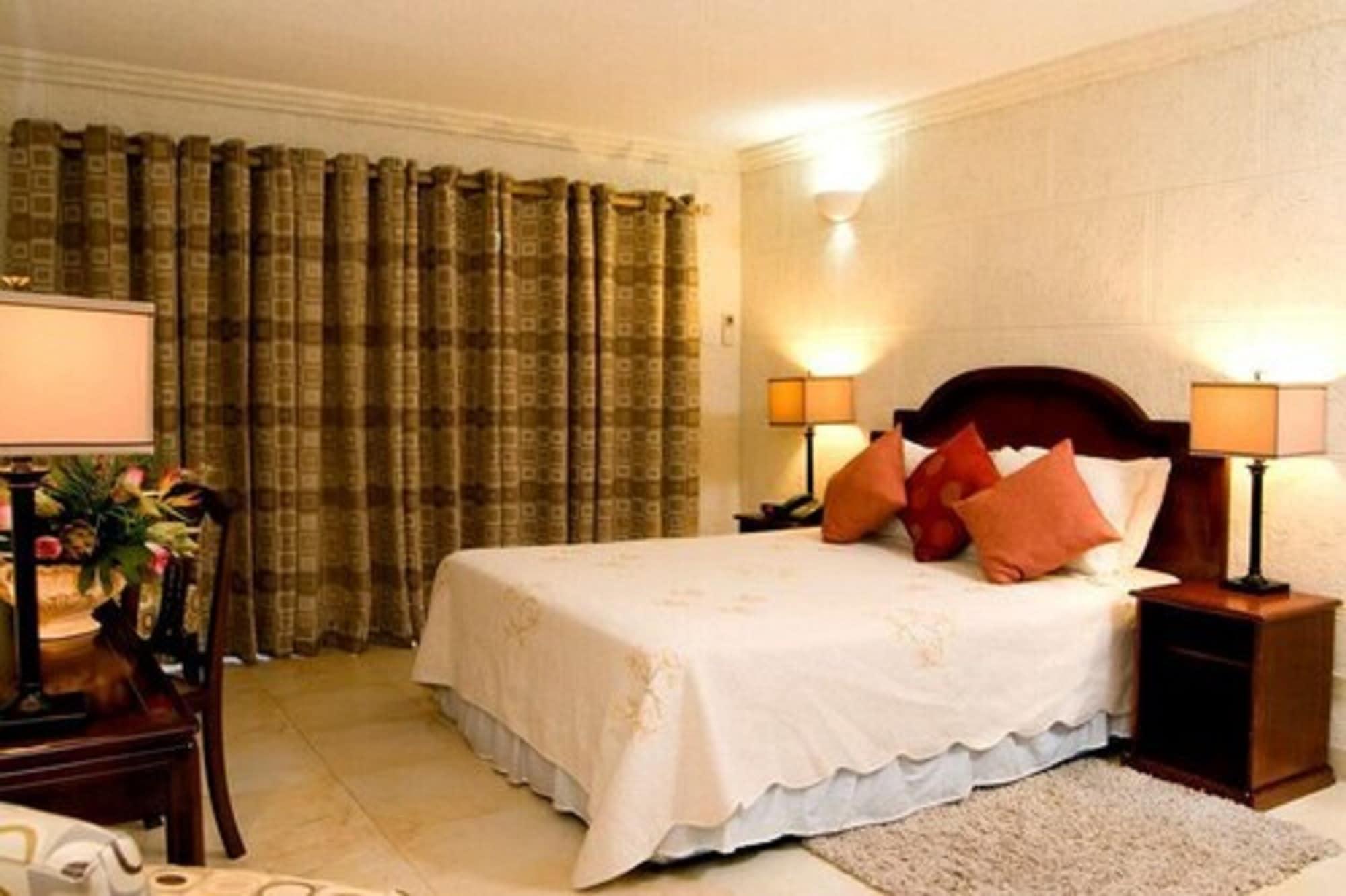 Ocean 15 Hotel Christ Church Bagian luar foto