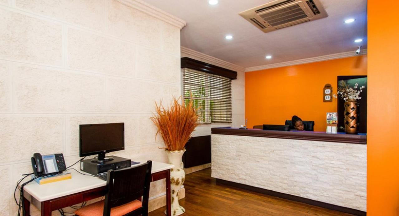 Ocean 15 Hotel Christ Church Bagian luar foto